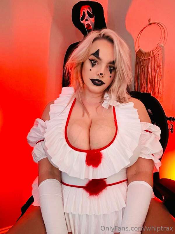 I can’t help it guys. I’m sooo ready for Halloween and dress.. 2