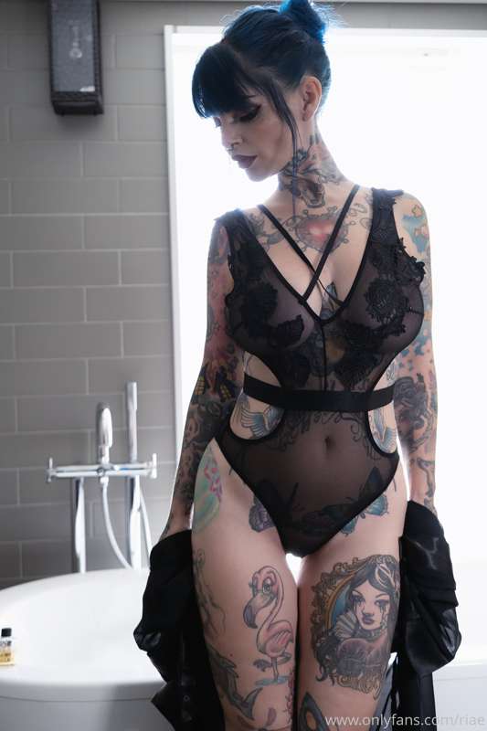 A Bath in Tokyo ❤️❤️ Full set for you ❤️❤️❤️ You don’t have ..
