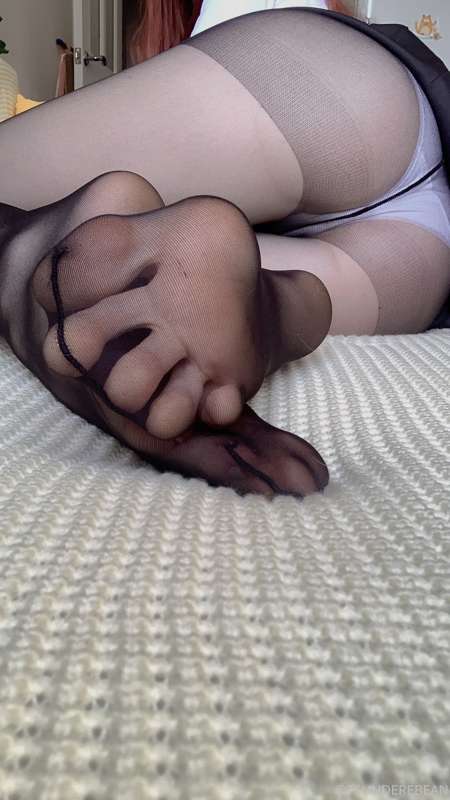 The main dish on the menu today is pantyhose 🎀 2