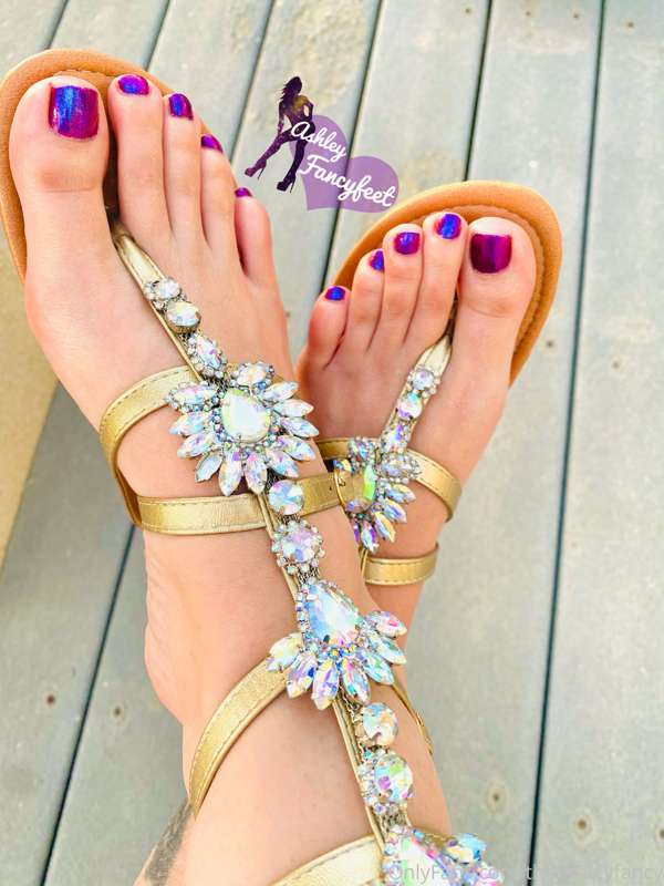 Toesday with these sexy gladiator sandals 💜 for more go to m.. 2