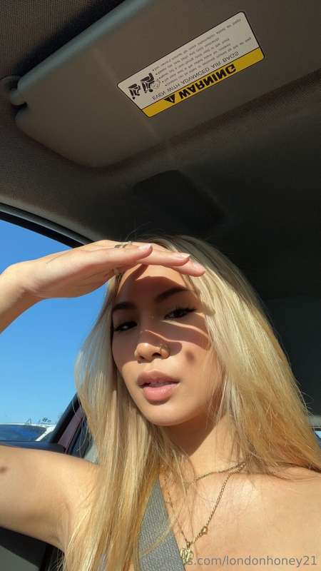 Sunshine on my ride ☀️🚘
