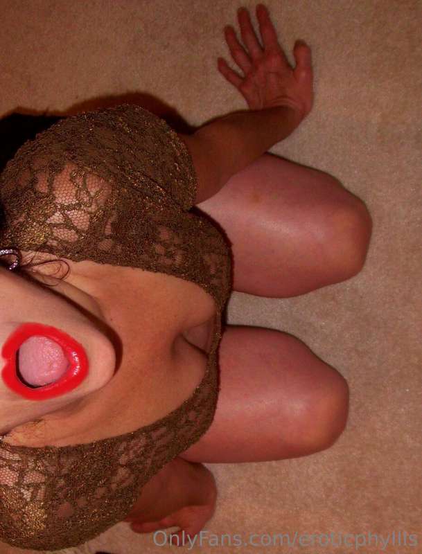 Eroticphyllis - Onlyfans - 02 Dec, 2022
