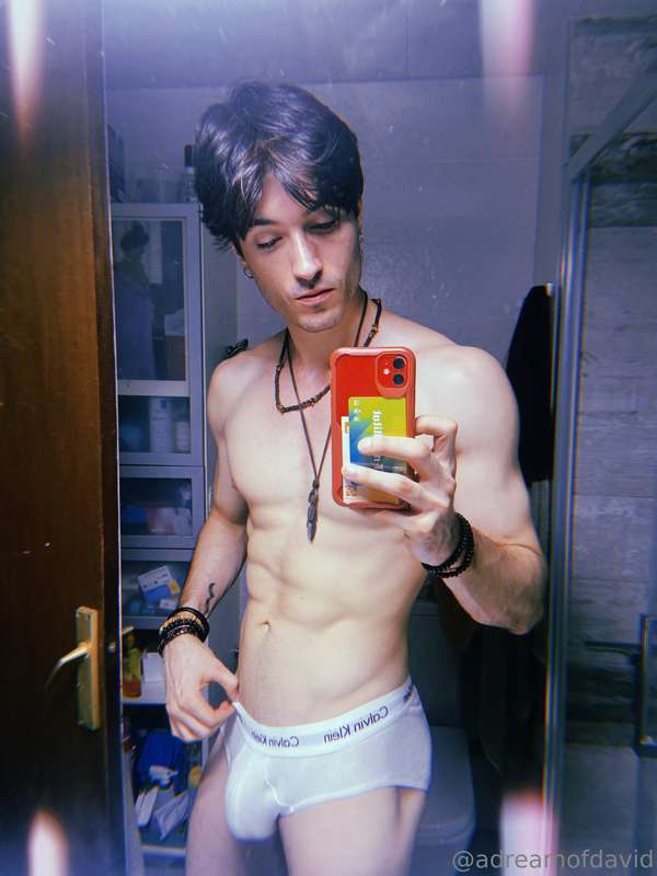 How low do you like it? 😏 (Swipe to reveal...)