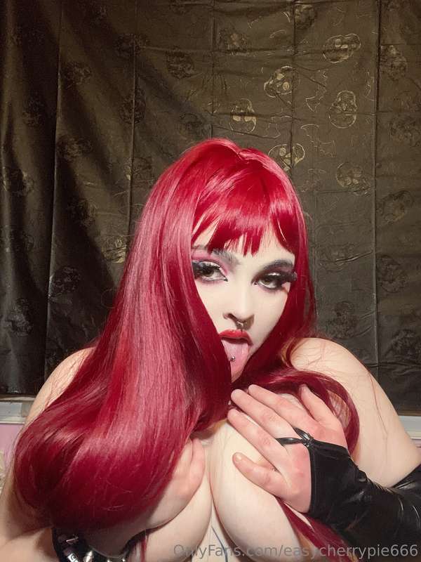 Do you like red heads? ❤️ 28