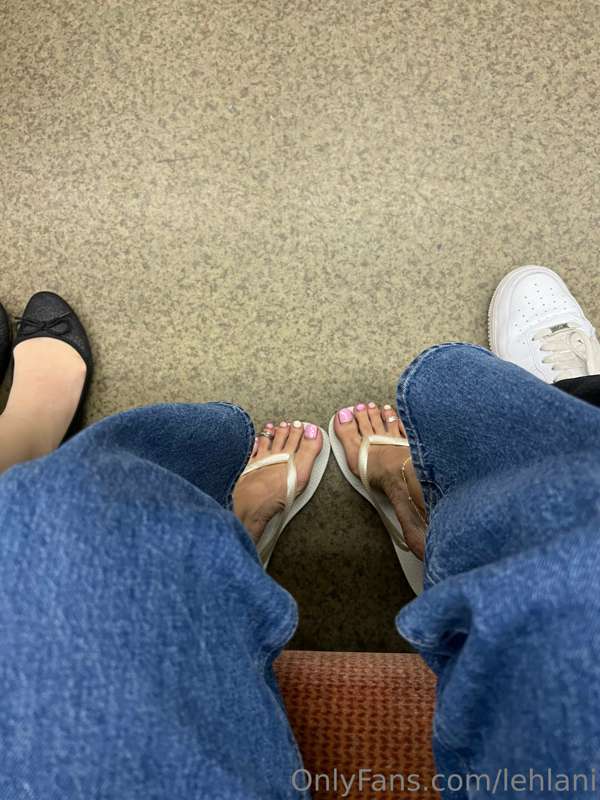Sneaking pics on the train 💖 6
