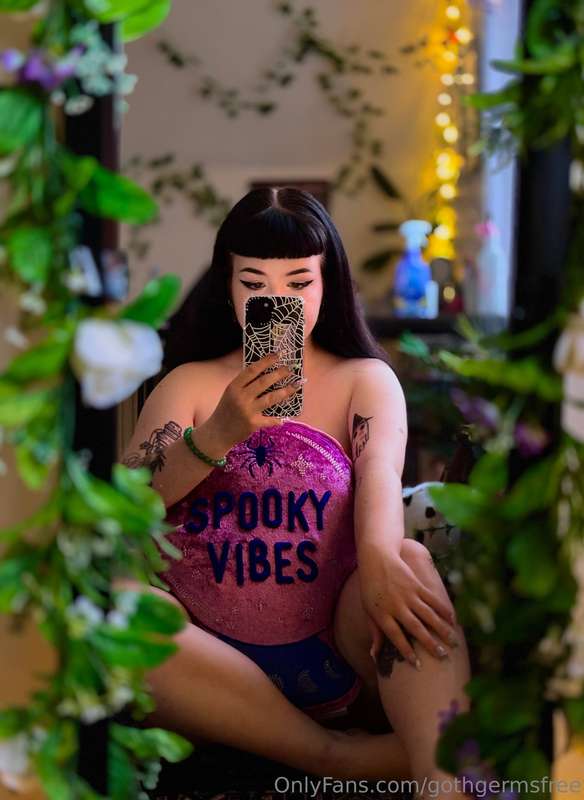 spooky vibes 🔮✨👻