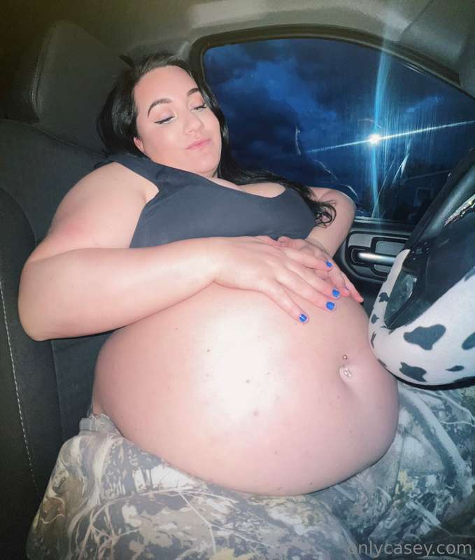 I’m a swollen bloated mess after these past few days of glut.. 2