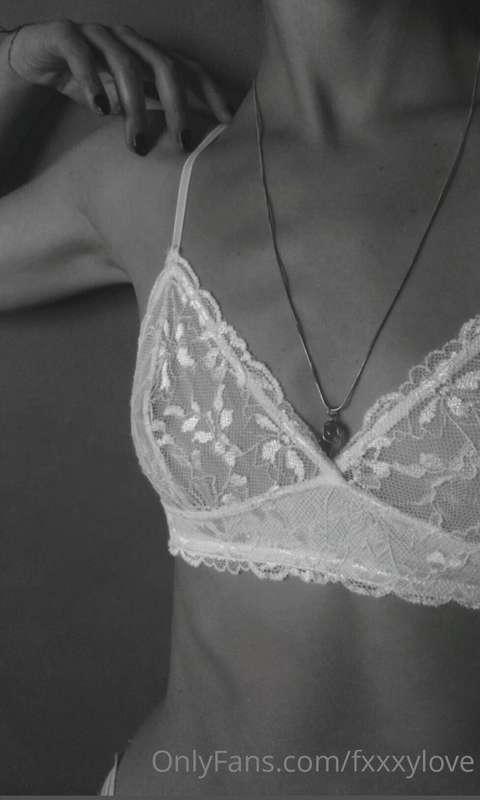 I like soft kisses all over my body 💋