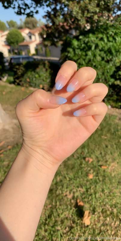Hewwo! Just got an $80 manicure and an offer! Pay for my man.. 1
