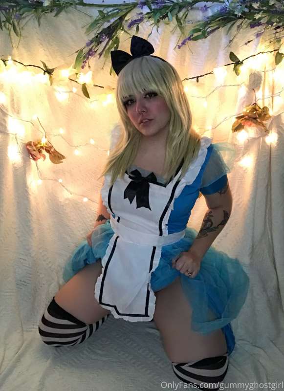 Cum down my rabbit hole and explore my wonderland 🐇 3