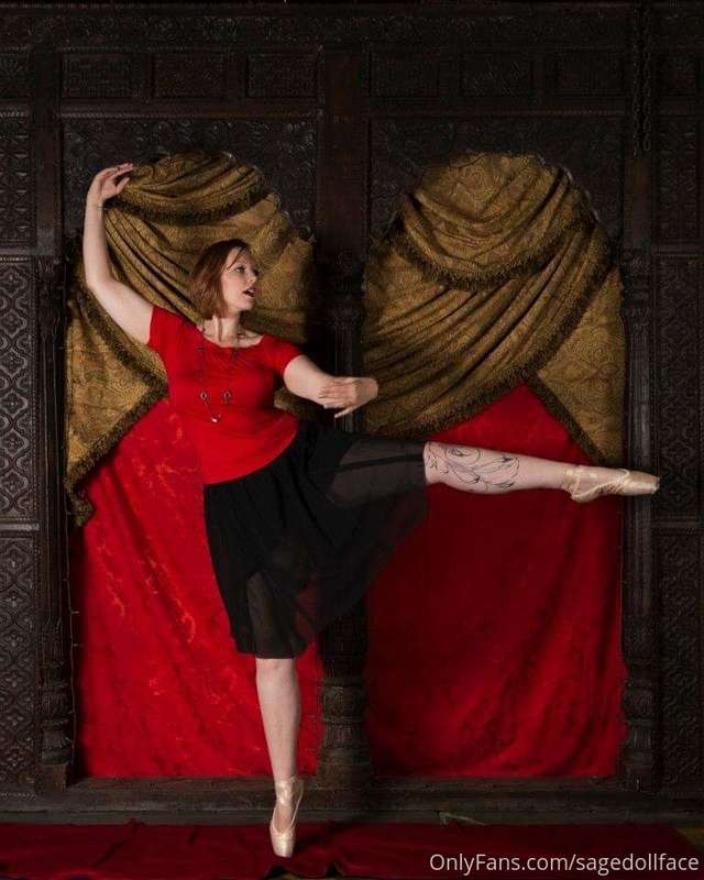 Throwback Thursday to my ballet days!