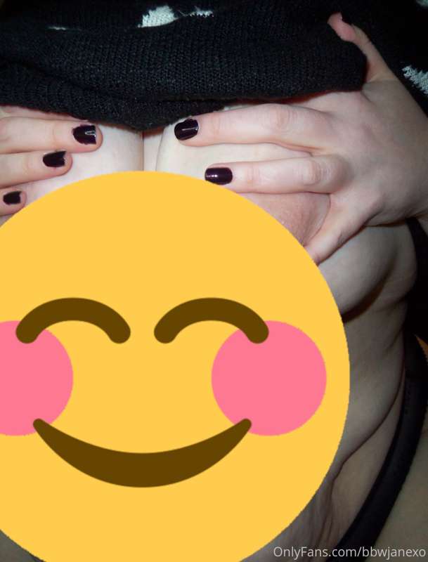 Tip in $5 to unlock a close up of my nipples...