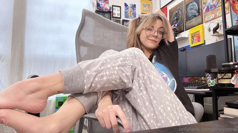 My heater came in~ yaaaaay I get to be naked in the house ag.. 9