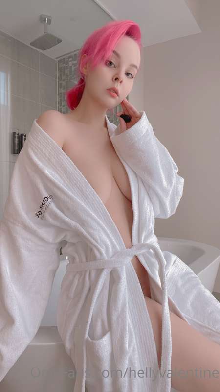 Some routine before taking a bath🛁 ~ I did a ponytail cause .. 6