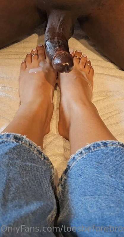 Cummy feet shots 🍆💦👣 with @jaydasfeetuk 2