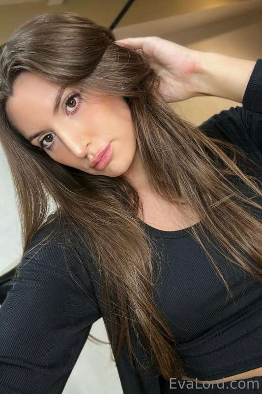 Like if you'd happily go to bed with me every night 😜🤍