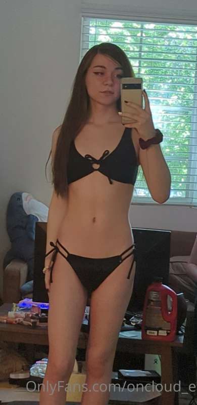 how am i supposed to wear this swimsuit in public 😭