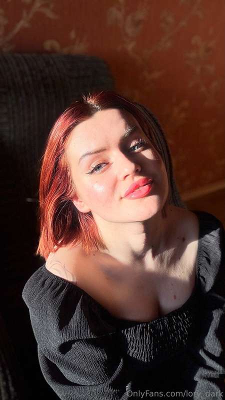 My fiery 😈friend is already waiting for you @roxy_x_foxy