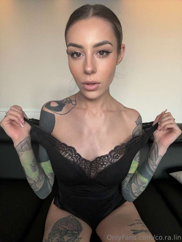 Stavo per uscire... ma mi sa che ho cambiato idea 😈🖤