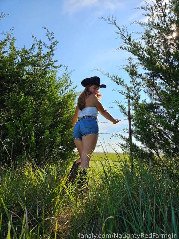 Naughtyredfarmgirl - Fansly - 11 Aug, 2024 1
