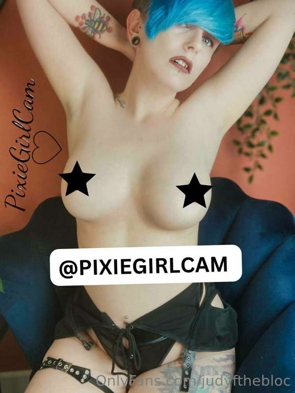 I bet @PixieGirlCam 30E tits could make you cum hard 😈😈

‼️‼..