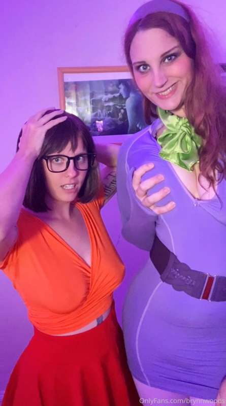 Jeepers! I finally found a clue alone with Velma and we had .. 30