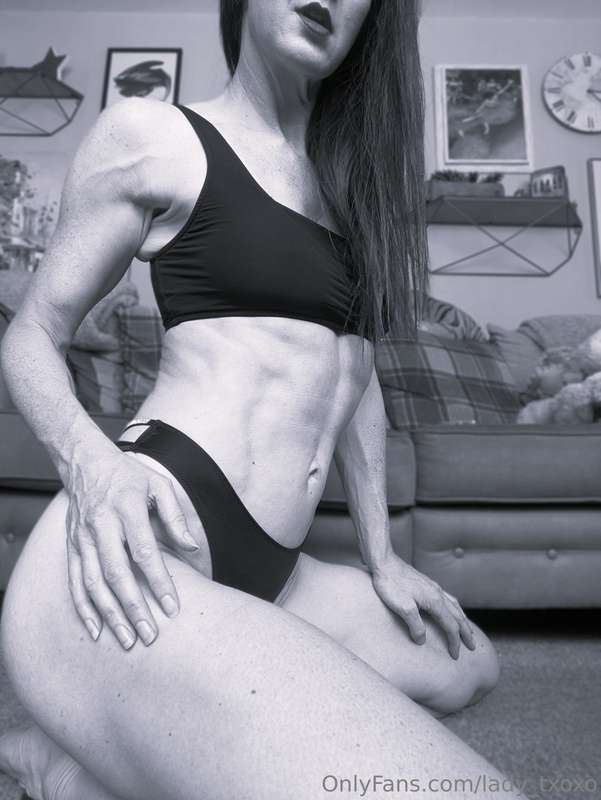 Selfies for you today!!In Black 'n' Whitexxx 1
