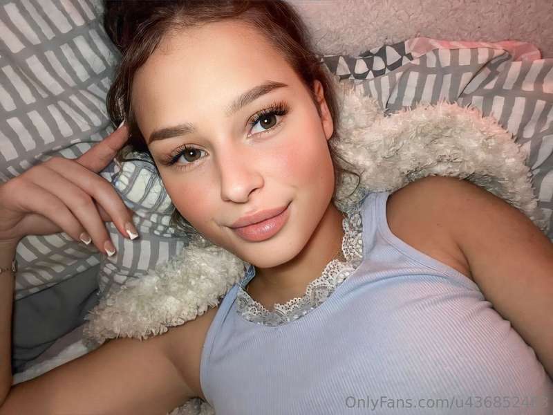 can u cum join me in bed??🙈😘