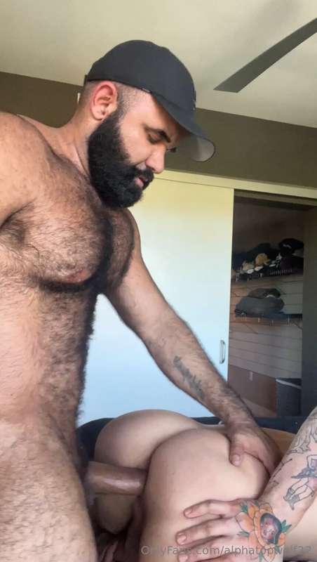 I’m obsessed with @goldguido 🥵😍
The mouth, the moaning, the .. 9