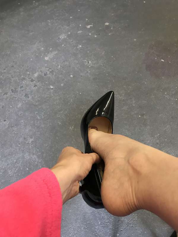 Red sole stilettos 1