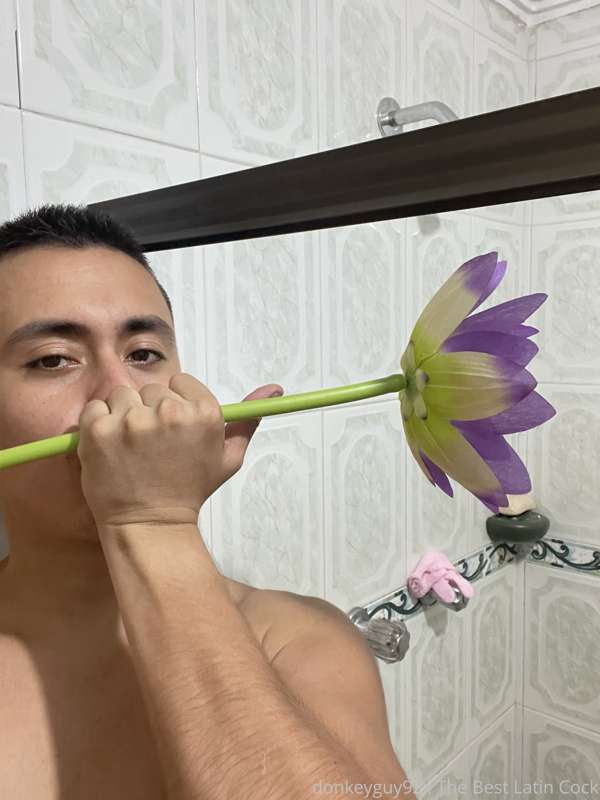 Dicks and Roses haha! 🥵🥵🥵🔥🌷 1