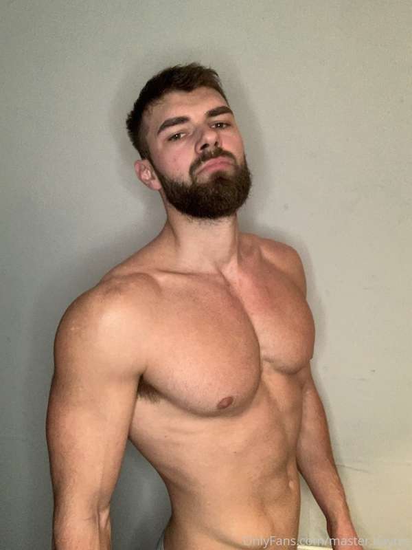 I do wear clothes from time to time 😝 I hope you guys apprec.. 7