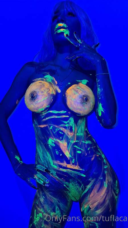 NEON 🔥 just tell me if you want to put your dick with NEON l..