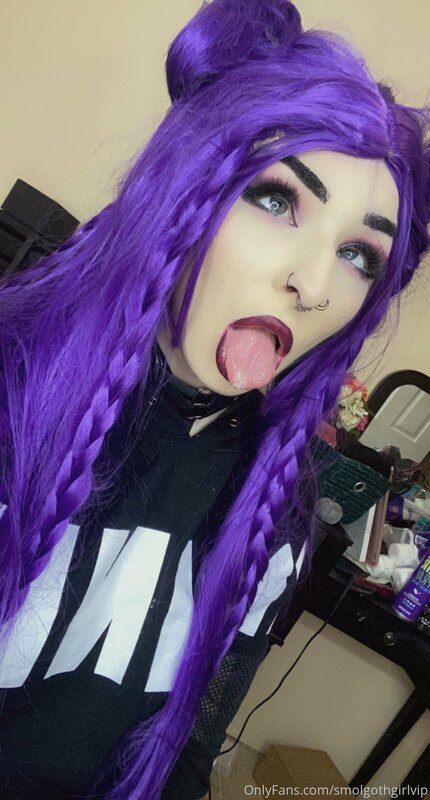 Want to see me squirt? Send a tip for the full 5 minute vide..