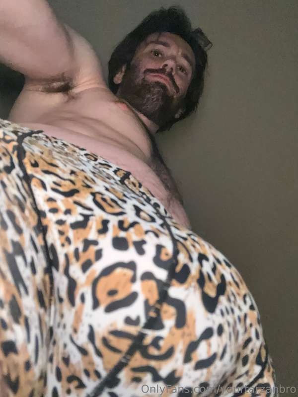 waking up the beast 😈 plus some pics in my leopard print und..