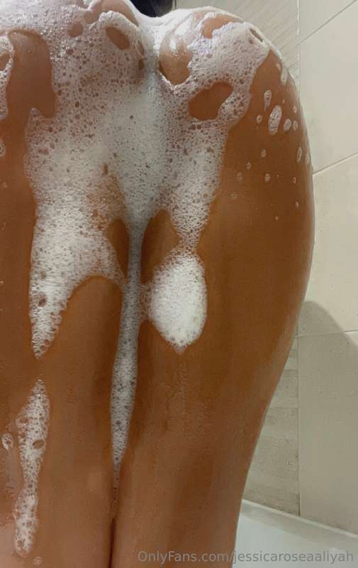 I wish you all a soapy Saturday hehe 😈😈  Enjoy your weekend ..
