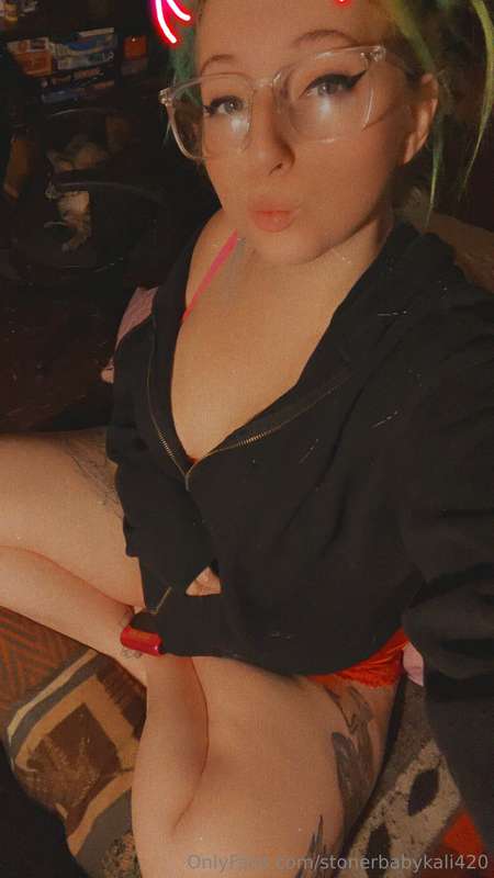 Stonerbabykali420 - Onlyfans - 27 Apr, 2025