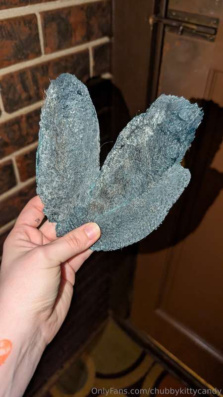 Two large labia strips and one small one. Shipped to you in ..