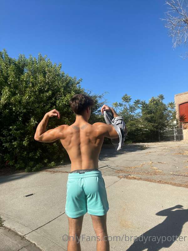 you know where to go if you wanna see these shorts and calvi..