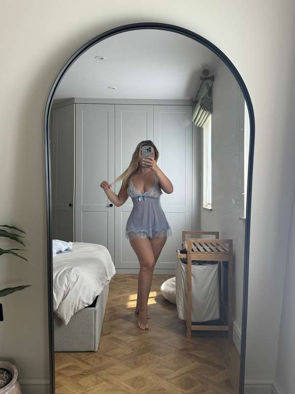 Good morning baby, will you fuck me awake I’m still pretty t..