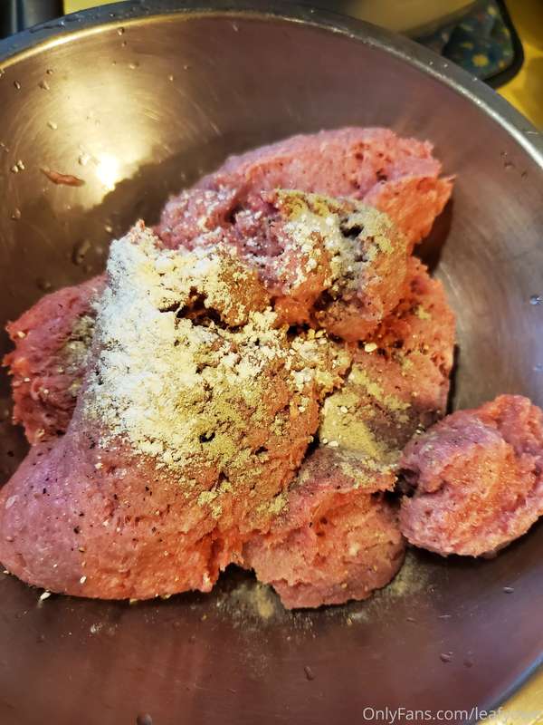 Steamed meat patty with mushrooms and peppers 🫑🍄 7