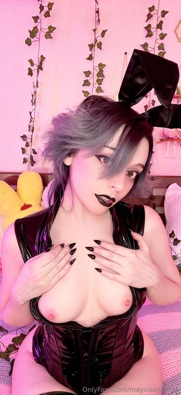 I want to feel your cum on my tits 🤤💞