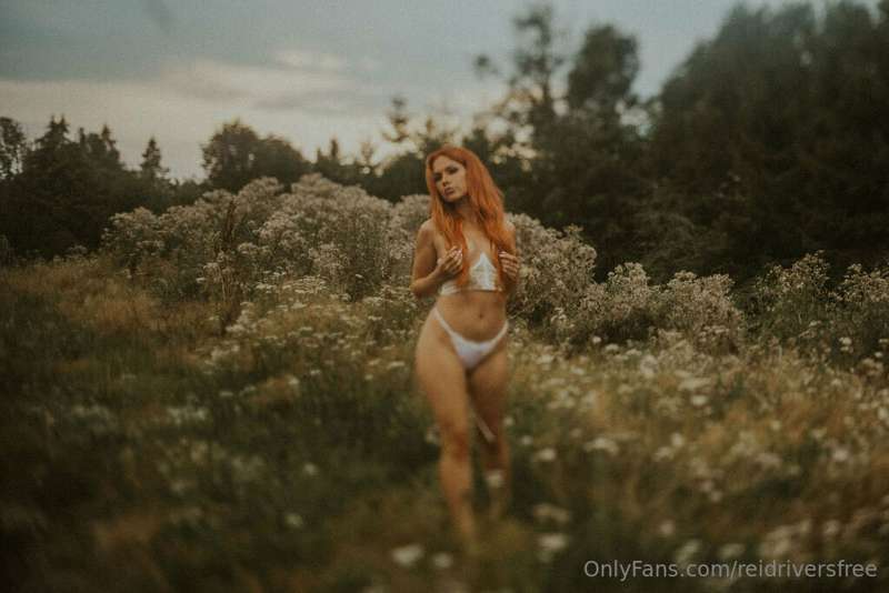 I can be your nude model... who wants to paint me? 2