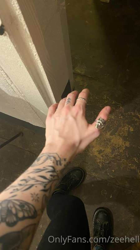 just some hand pics <3 2