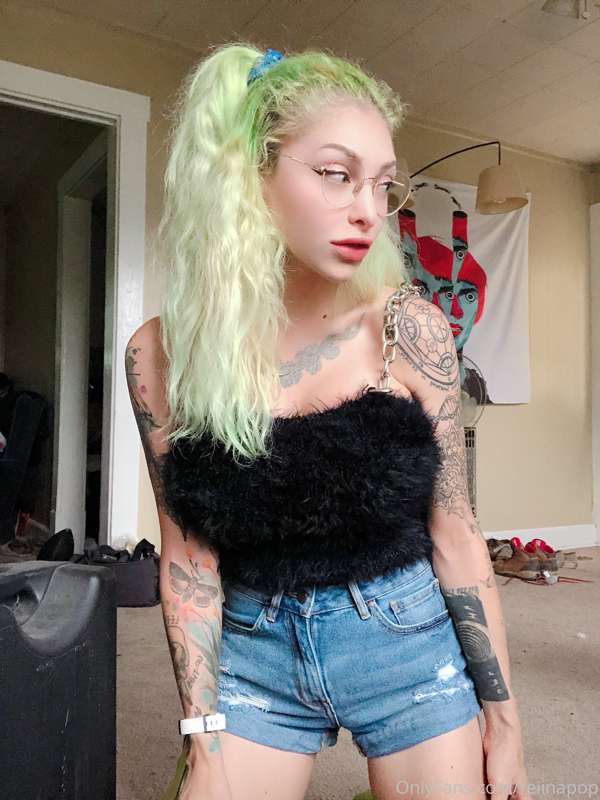 I feel dirty as fuck~ Would anyone be interested in seeing a.. 6