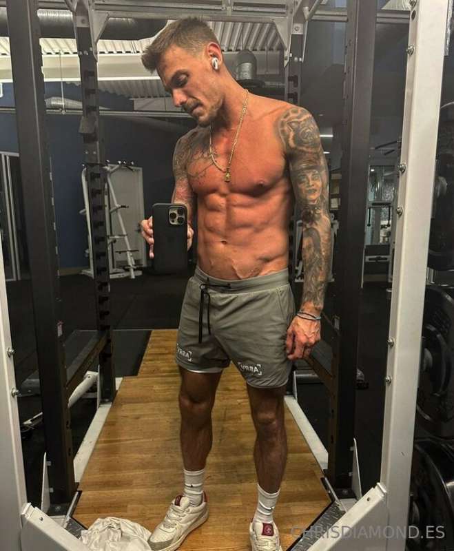 Do you like my content wearing shorts?👀