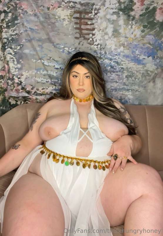 This goddess of gluttony set REALLY has me feeling sexier an.. 13