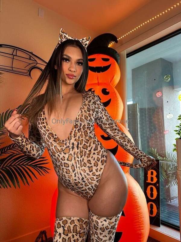 you're going to spank my ass NOW 😈 4