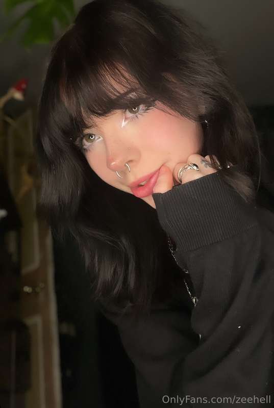guess who made it into the top 9% on onlyfans!!! 😭😭 i'm goin.. 5
