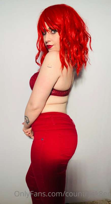 Red is my favorite color with my blonde hair (; 1